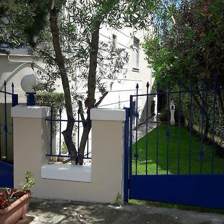 Ideal Family House Néa Péramos Bagian luar foto