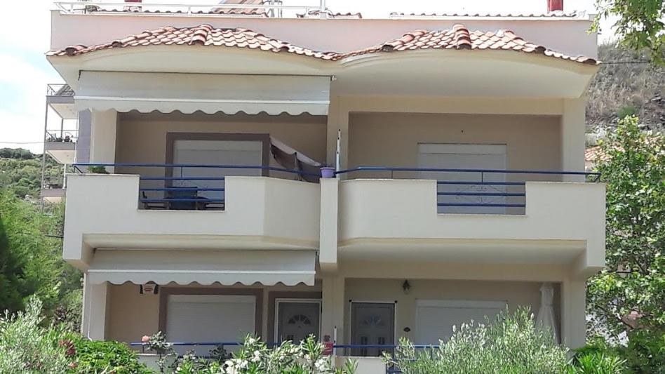 Ideal Family House Néa Péramos Bagian luar foto